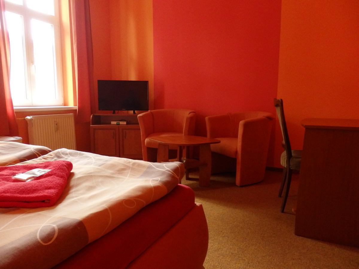 Hotel Zlaty Kriz Cieplice Zewnętrze zdjęcie